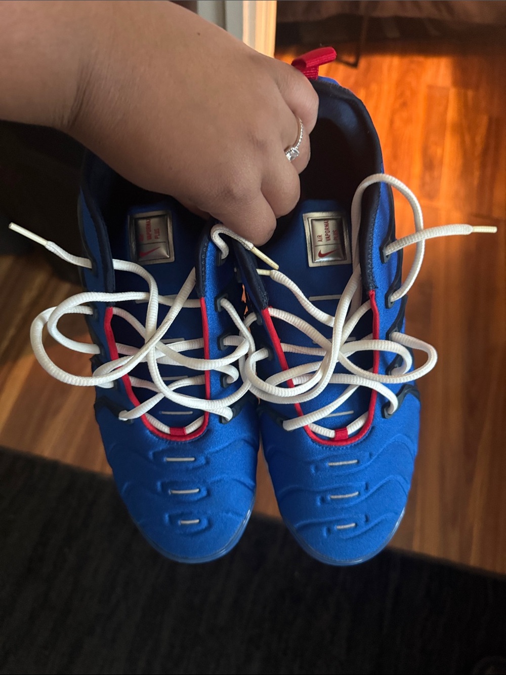 Nikes - Picture 2 of 2